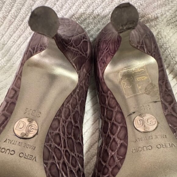 Dolce & Gabbana Alligator Pumps - Picture 7 of 8